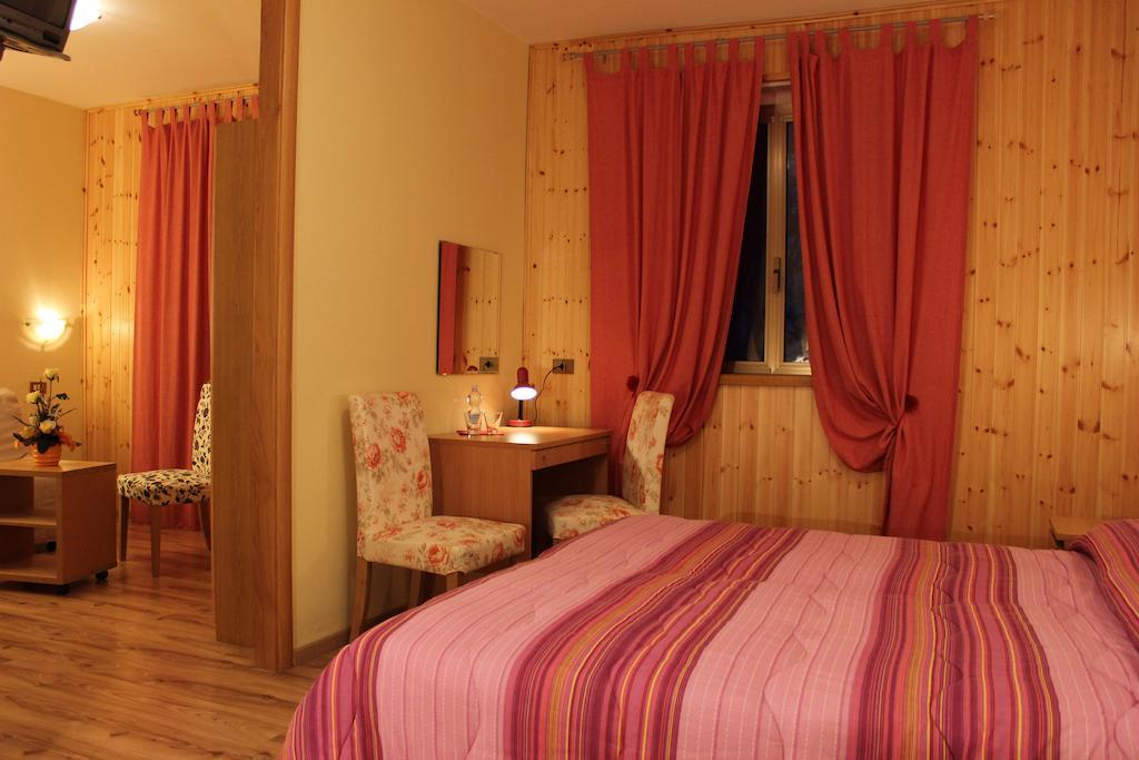 Albergo Ristorante Montecucco Da Tobia Sigillo Zimmer foto